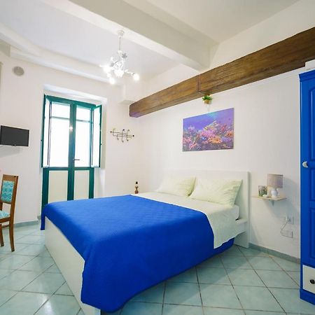 Ti Porto Al Centro Unforgettable Moments Lägenhet Salerno Exteriör bild