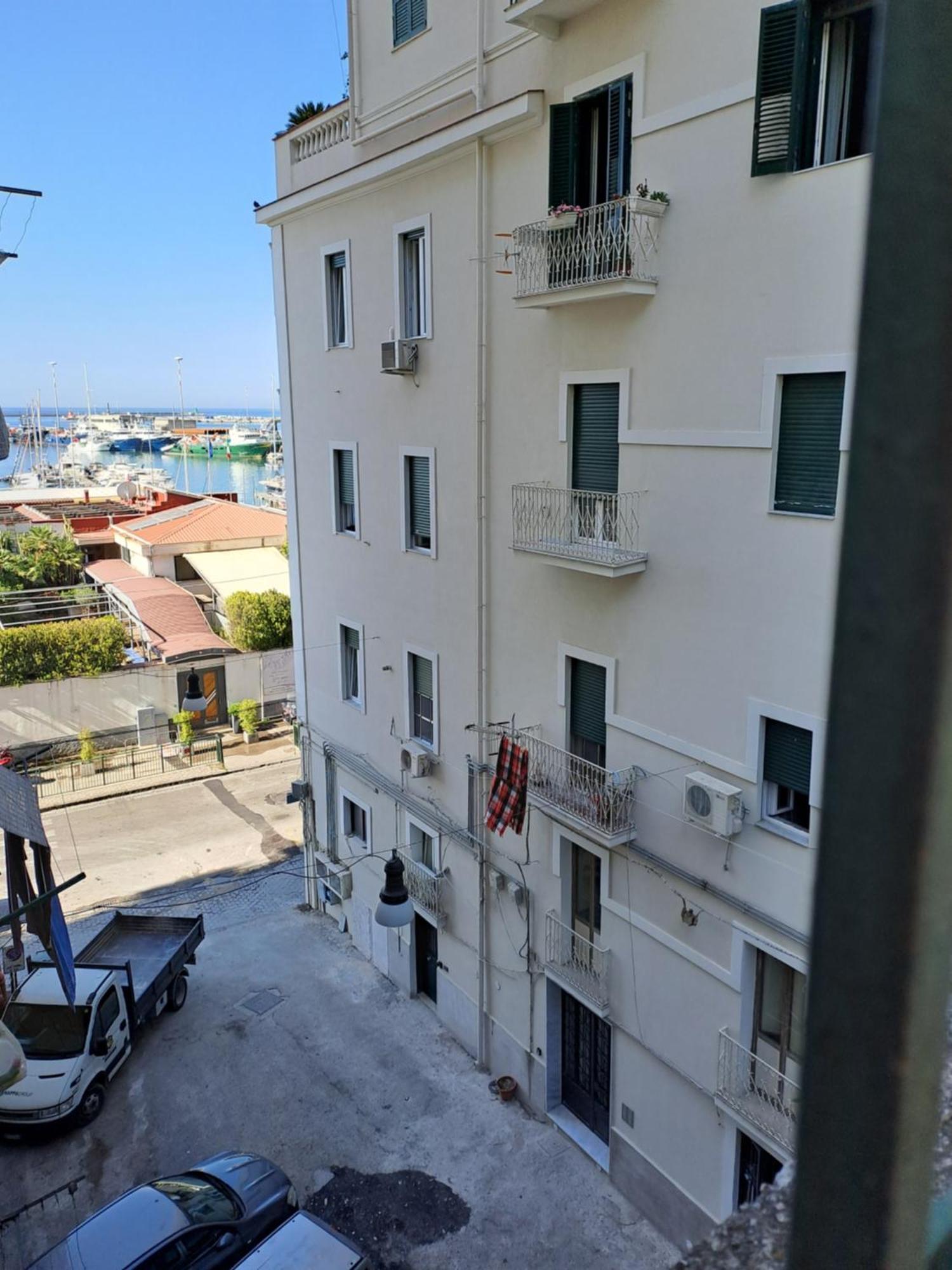 Ti Porto Al Centro Unforgettable Moments Lägenhet Salerno Exteriör bild